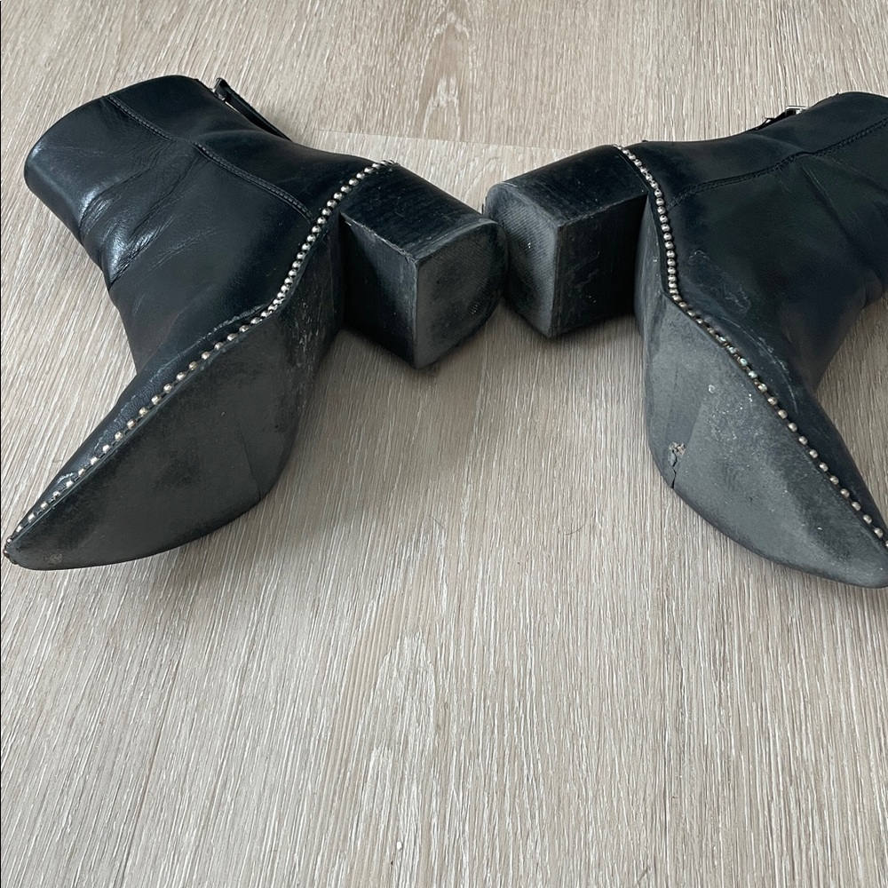 Steve Madden Black Pointed Toe Studded Ankle Boots - Picture 5 of 5